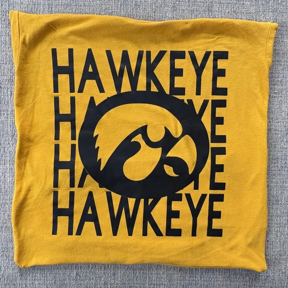 University of Iowa Hawkeyes Handmade retro t-shirt 16x16 throw pillow cover